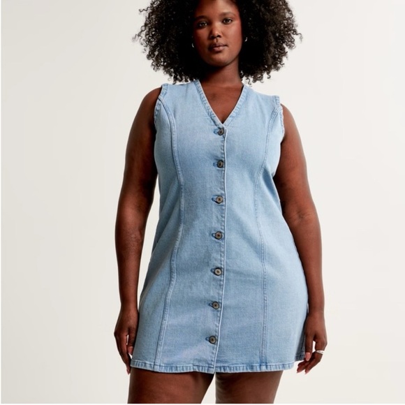 NWT Abercrombie & Fitch Denim Button Up Dress Light Wash Size Small - Picture 2 of 7